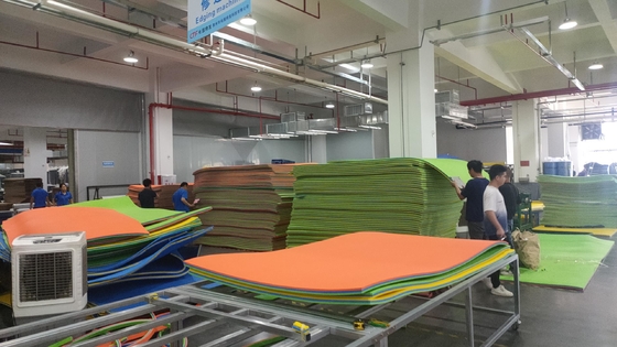 OEM ส่งเร็ว พื้นลอย 3 ชั้น ผสมหนา พื้นลอย พื้นสระว่ายน้ํา ทะเล