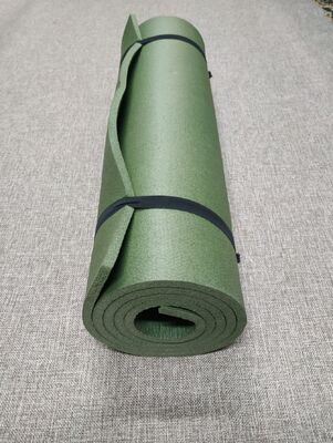 แผ่นรองนอนโฟมลายพรางสไตล์ทหาร กันน้ำ พกพาสะดวก พร้อมสายรัด สำหรับตั้งแคมป์ เดินป่า และแบ็คแพ็ค